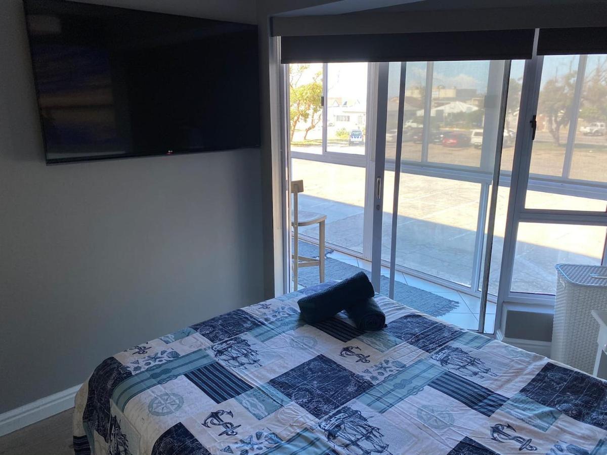 Modern Apartment Walking Distance To Main Beach Restaurants And Other Amenities Jeffreys Bay Exterior photo