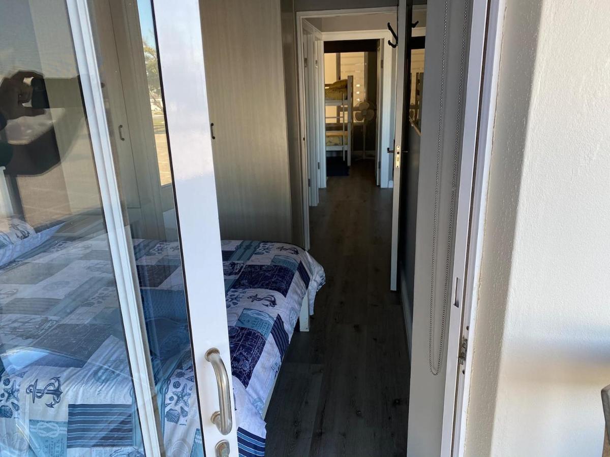Modern Apartment Walking Distance To Main Beach Restaurants And Other Amenities Jeffreys Bay Exterior photo