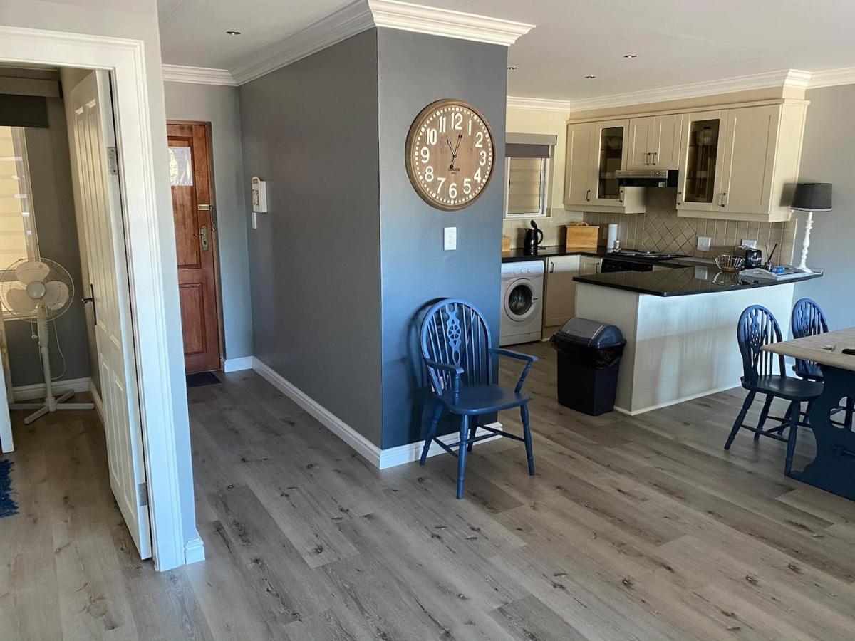 Modern Apartment Walking Distance To Main Beach Restaurants And Other Amenities Jeffreys Bay Exterior photo