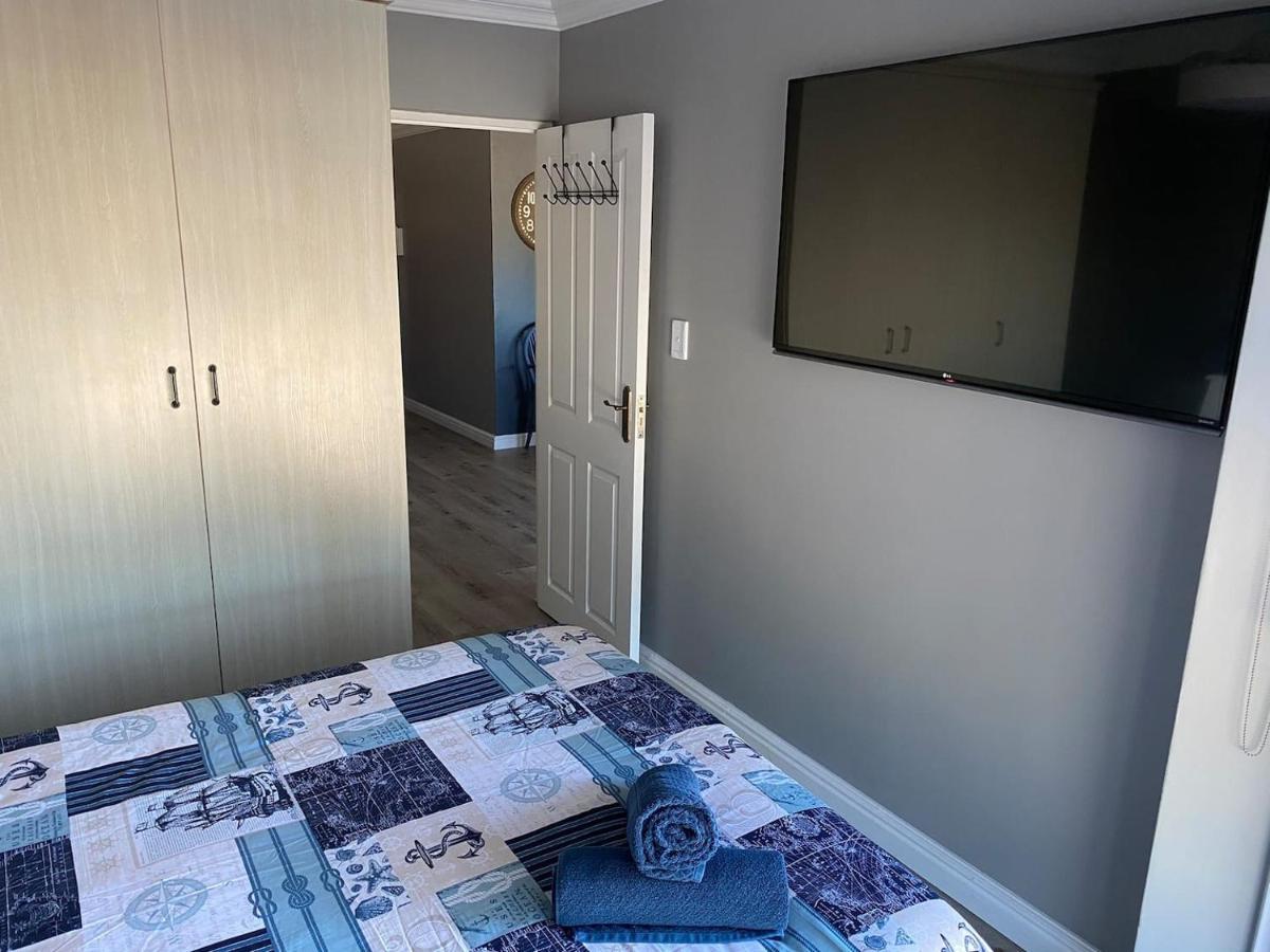 Modern Apartment Walking Distance To Main Beach Restaurants And Other Amenities Jeffreys Bay Exterior photo
