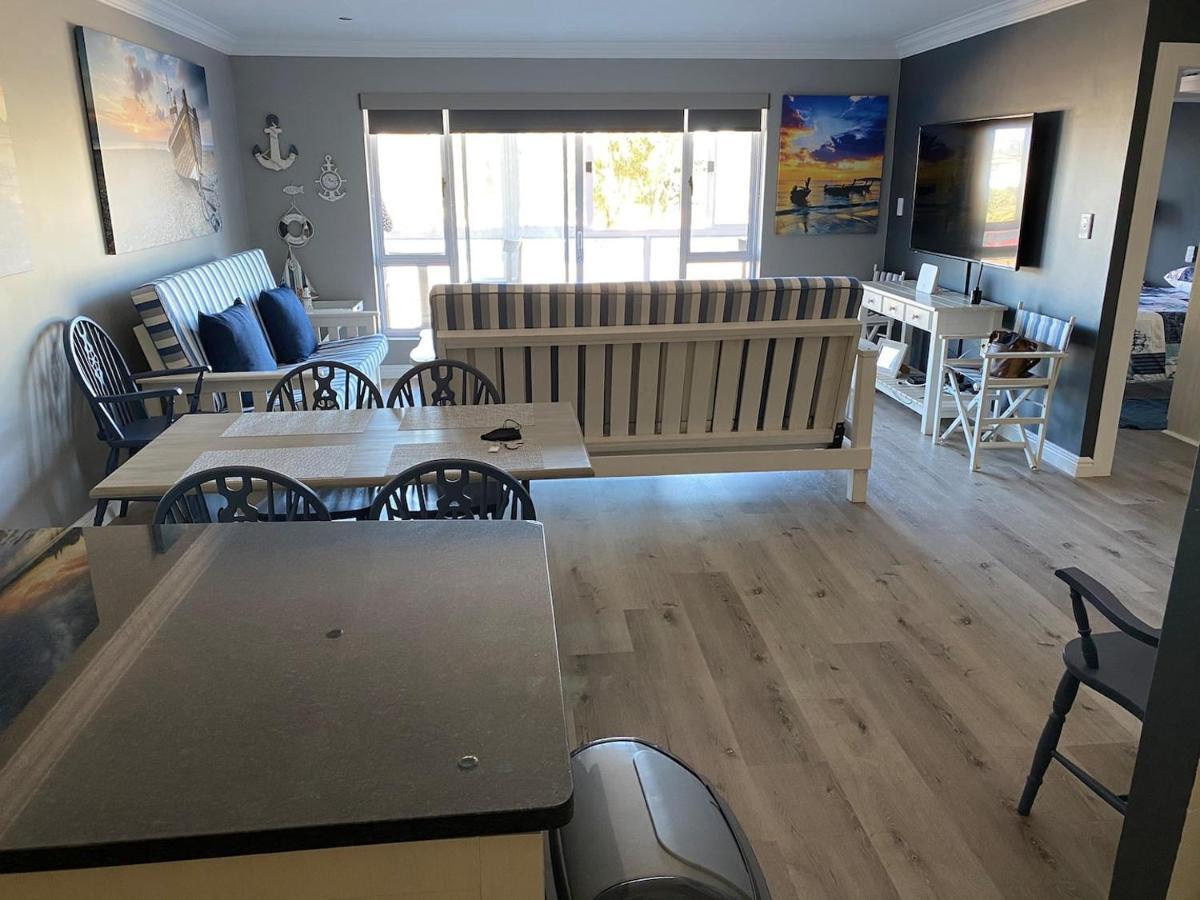 Modern Apartment Walking Distance To Main Beach Restaurants And Other Amenities Jeffreys Bay Exterior photo