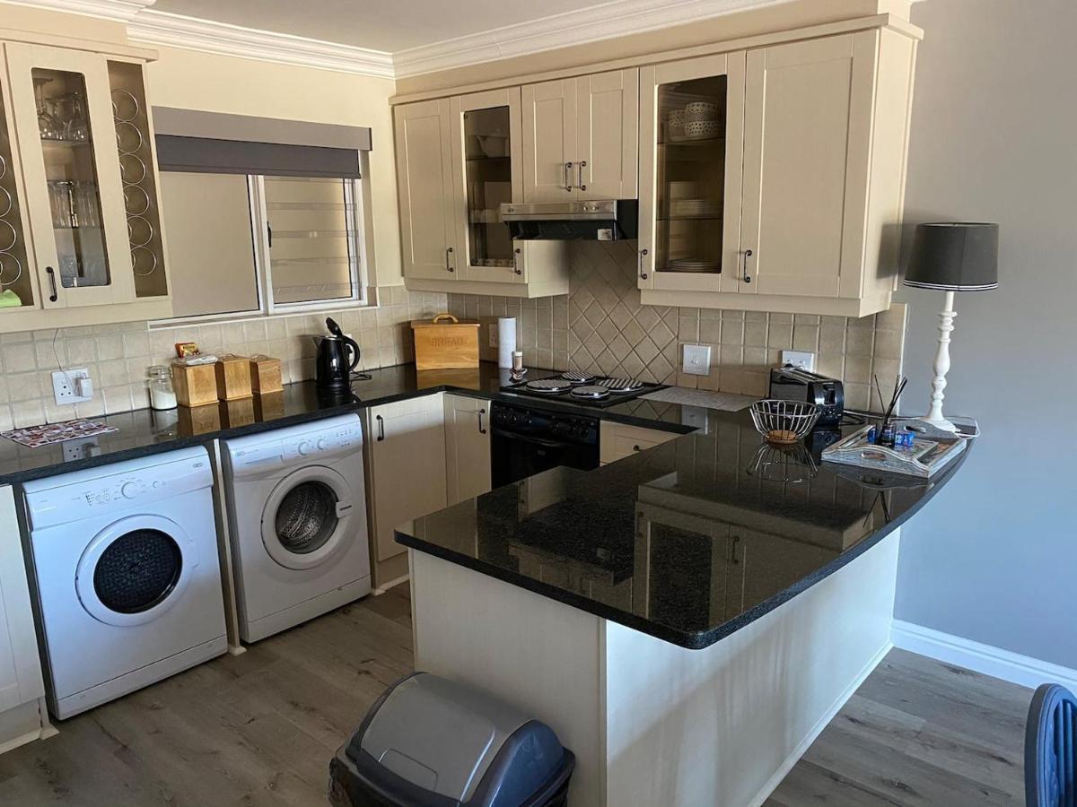 Modern Apartment Walking Distance To Main Beach Restaurants And Other Amenities Jeffreys Bay Exterior photo